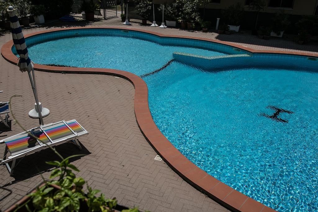 Hotel Heaven Rimini Exterior photo