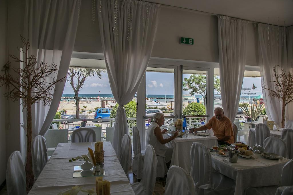 Hotel Heaven Rimini Exterior photo